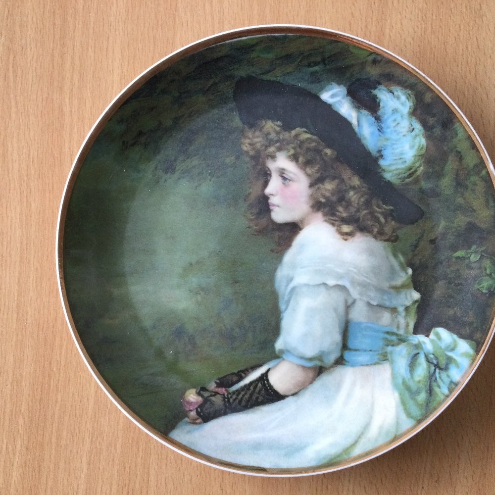 Crown Imperial fine china made in Romania Alba Iulia wall plate 7.75" box27ba